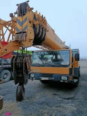 Buy USED XCMG 50 ton mobile crane QY50 Lifting Equipment Hydraulic Crane online manufacture