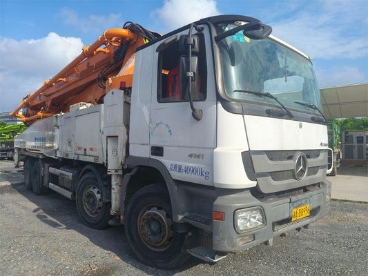 Zoomlion Used 52m concrete pump truck with Benz chassis from 2013 construction machinery